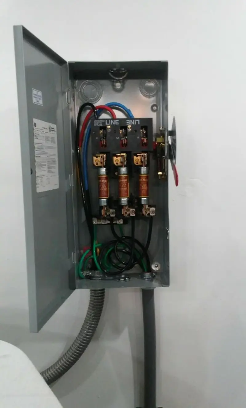 Three-phase disconnect switch installed for Smoke Detector Installation in Scarborough